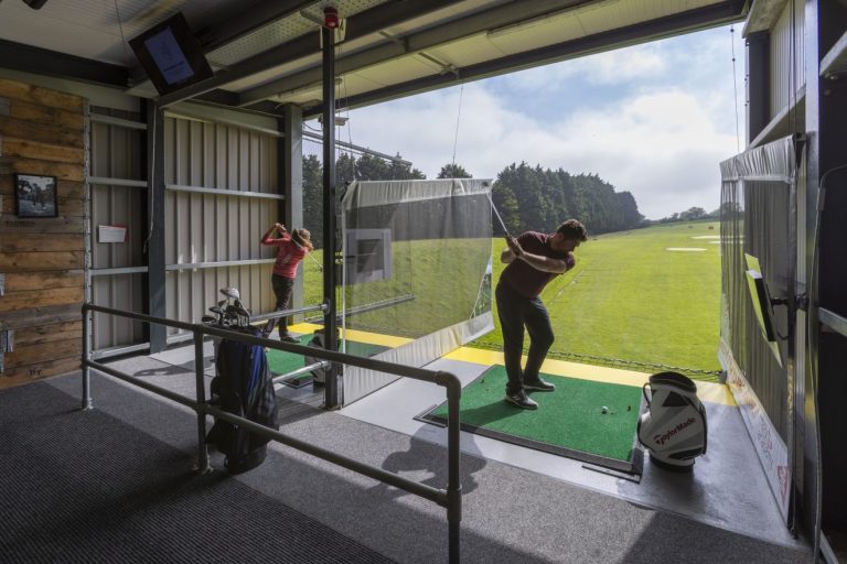 The 19th – Bar & Golf Range Mombasa The 19th - Bar & Golf Range in Mombasa